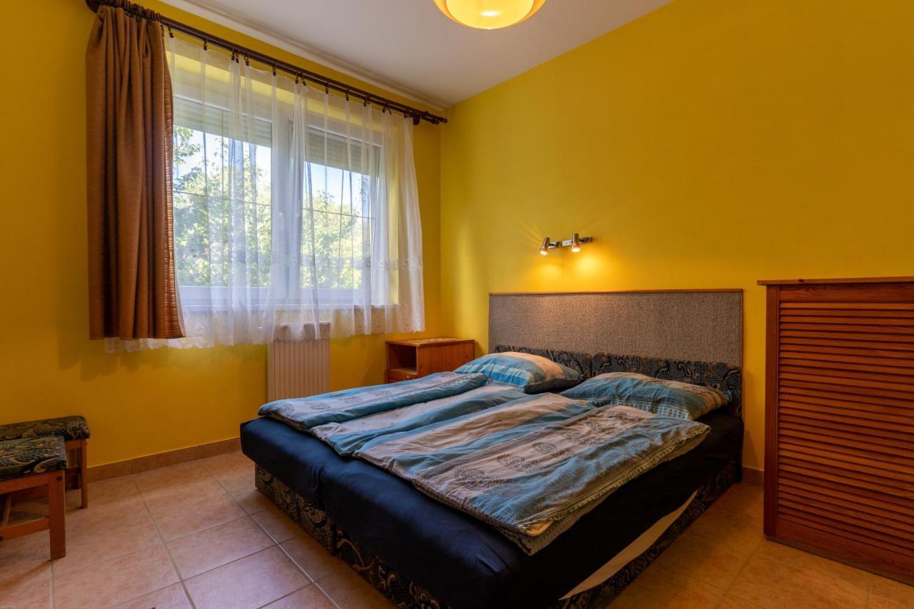 Bed and Breakfast Izabella Panzio Хайдусобосло Экстерьер фото