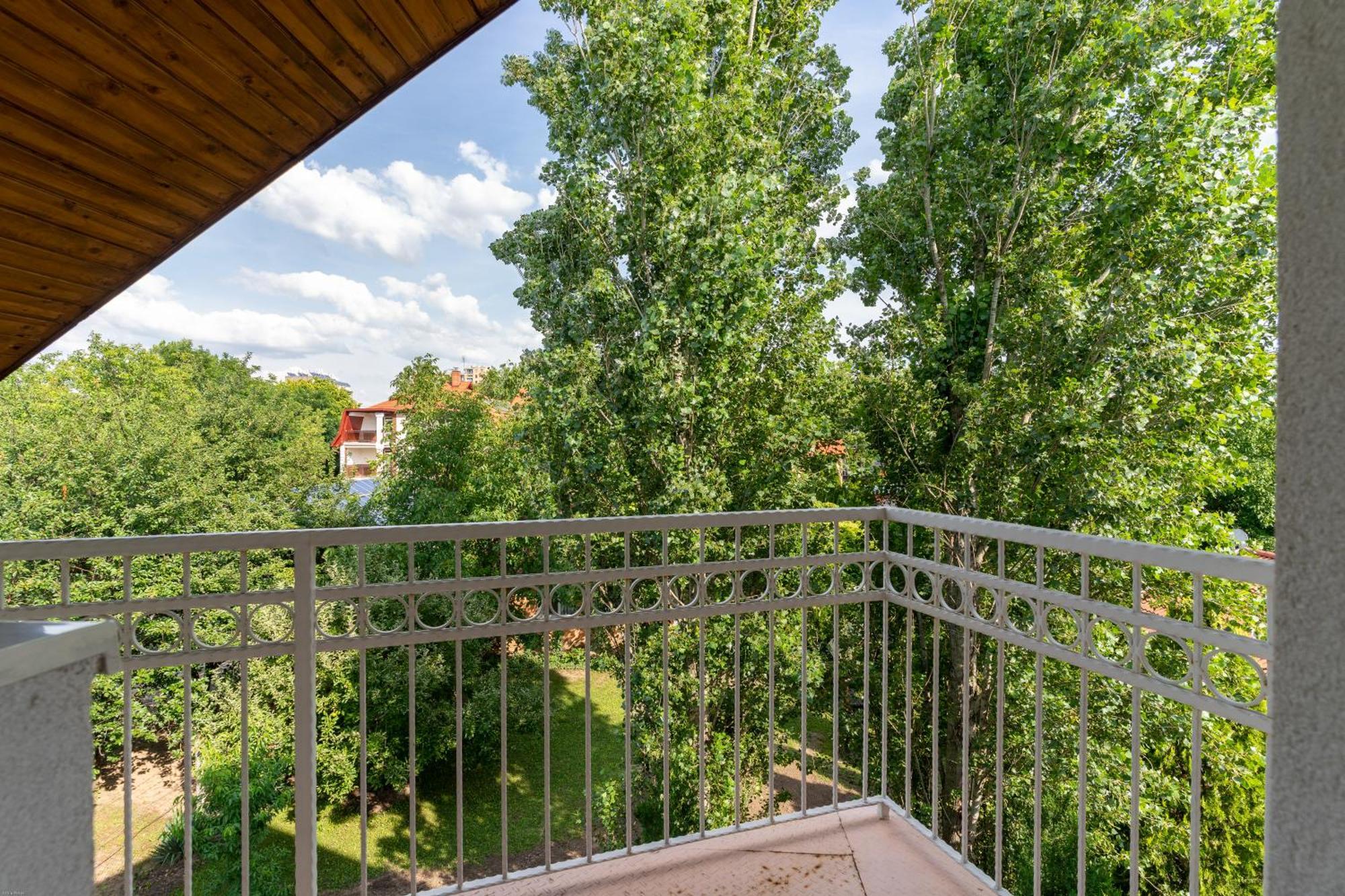 Bed and Breakfast Izabella Panzio Хайдусобосло Экстерьер фото