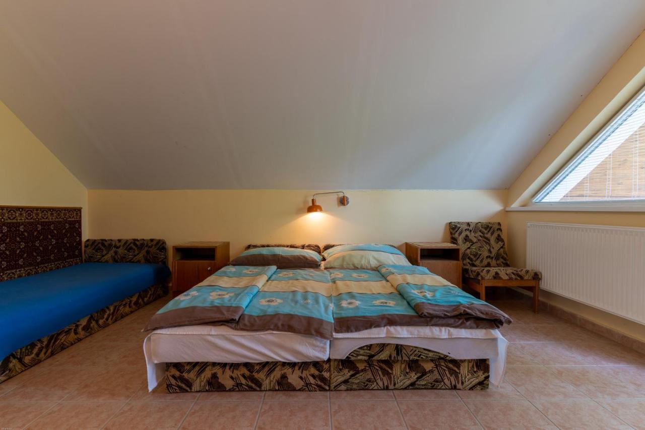Bed and Breakfast Izabella Panzio Хайдусобосло Экстерьер фото